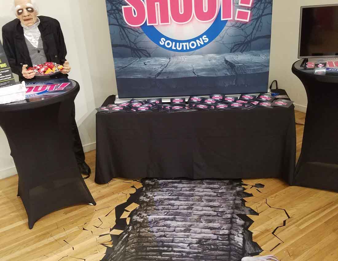 Halloween Stand SHOUT!